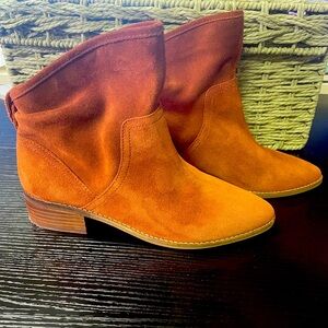 EUC Lucky Brand Lollin Brown Suede Booties Size 7